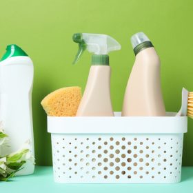 HOW TO CHOOSE ECO-FRIENDLY CLEANING SUPPLIES