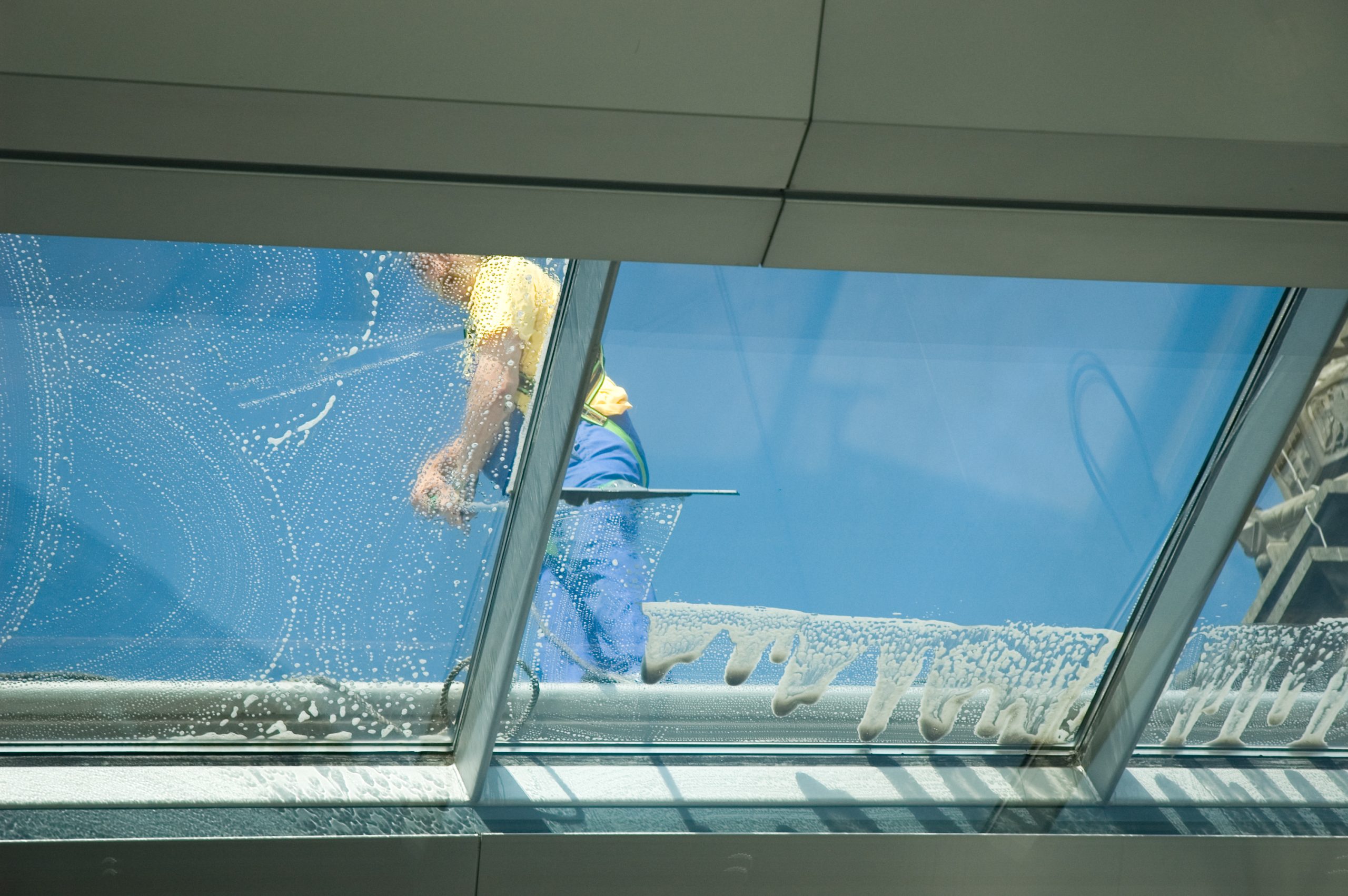 Top 5 Glass Roof Cleaning Equipment You Need